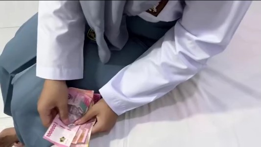 Bokep Seragam Esemah Paling Panas di Kosan